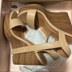 Elegant Tan Wedge Sandals